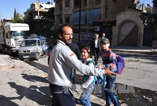Fast eine Million Zivilisten befinden sich zwischen den Fronten in Syrien - ảnh 1